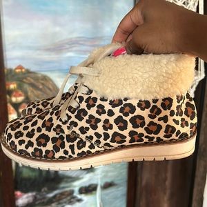 Size 10, leopard lace up boots.